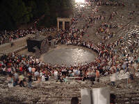 EpidaVros si sfolla, in attesa del prossimo mito. Ti riconosci la la folla?