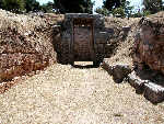 tomba dei Leoni vista dall'ingresso.