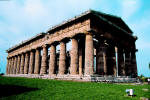 Paestum, tempio di Nettuno. Immagine fornita dall’Assessorato al Turismo Regione Campania – Ente Provinciale del Turismo di Napoli.