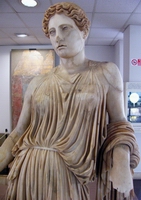 Statua di Demetra vista ravvicinata