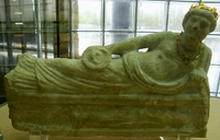 Statuetta di Genio femminile in marmo - I sec. d.C.