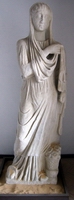 Statua femminile tipo Piccola Ercolanese - II-III sec. d.C..