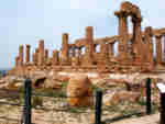 Agrigento, altra vista del tempio di Giunone Lacinia.