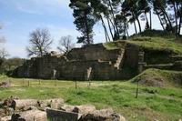 Mura di contenimento del teatro