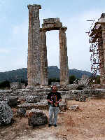 Nemea, altra veduta di Zeus e resti del tempio.