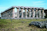 Paestum, la Basilica. Immagine fornita dall’Assessorato al Turismo Regione Campania – Ente Provinciale del Turismo di Napoli.