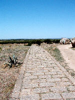 una delle strade che conducevano al tempio.