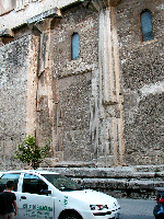 Duomo particolare di una colonna dorica del vecchio tempio adattato a tempio cattolico.