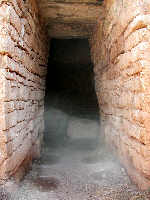 Tirinto, corridoio tomba micenea.