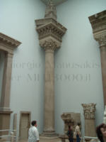 Colonna e capitelli