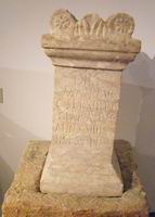 Monumento funebre a Caio Servilio Clarano II sec. d.C.