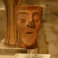 Figura femminile detta “l'arconte di Assini” 1200 a.C.