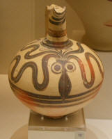 Oinochoe 1350/1300 a.C. raffigurante un polpo